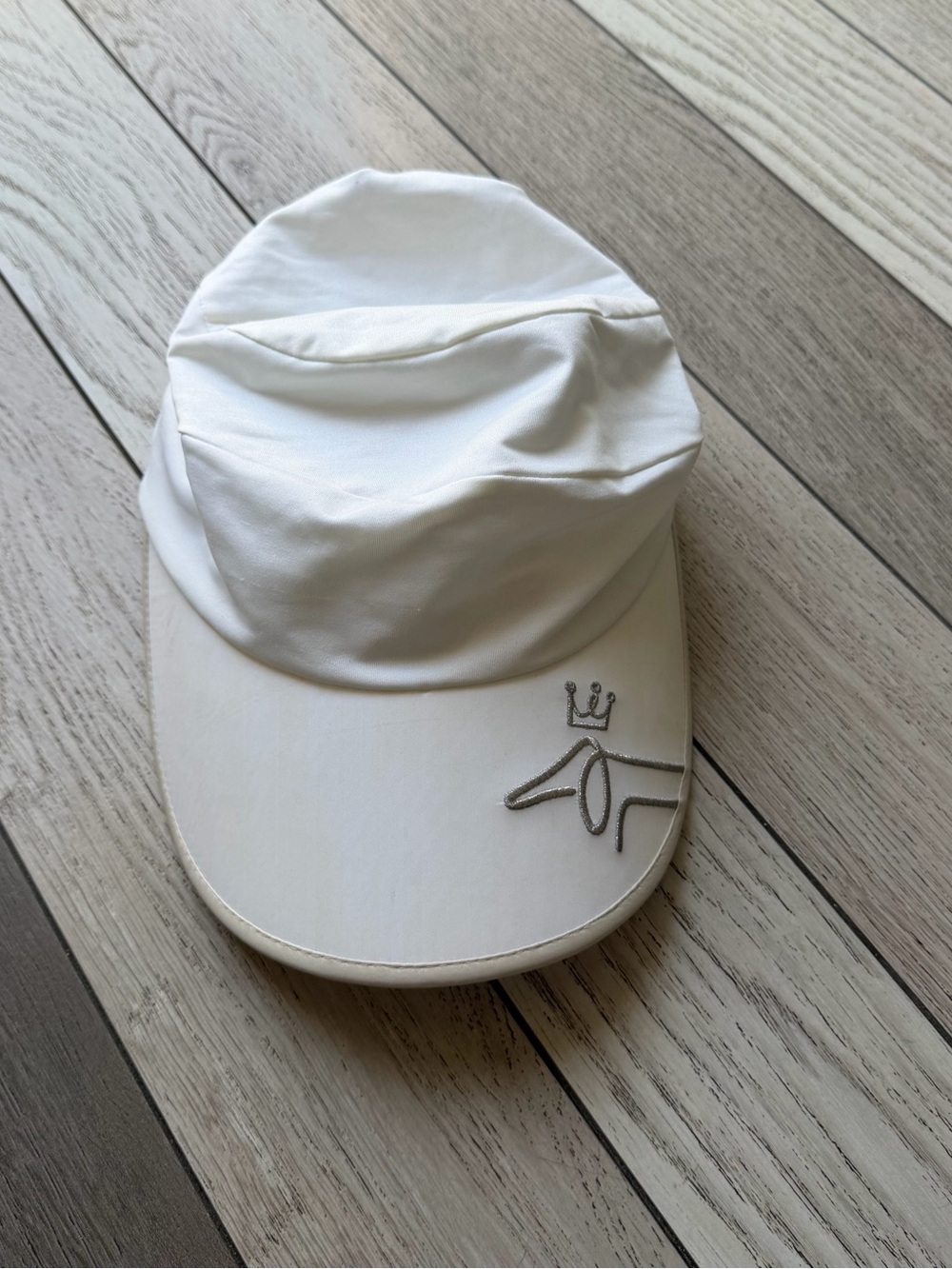 Louis Castel Women’s White Crown Detail Cap